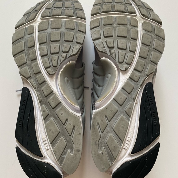 Nike Air Presto gray and white - Picture 8 of 10